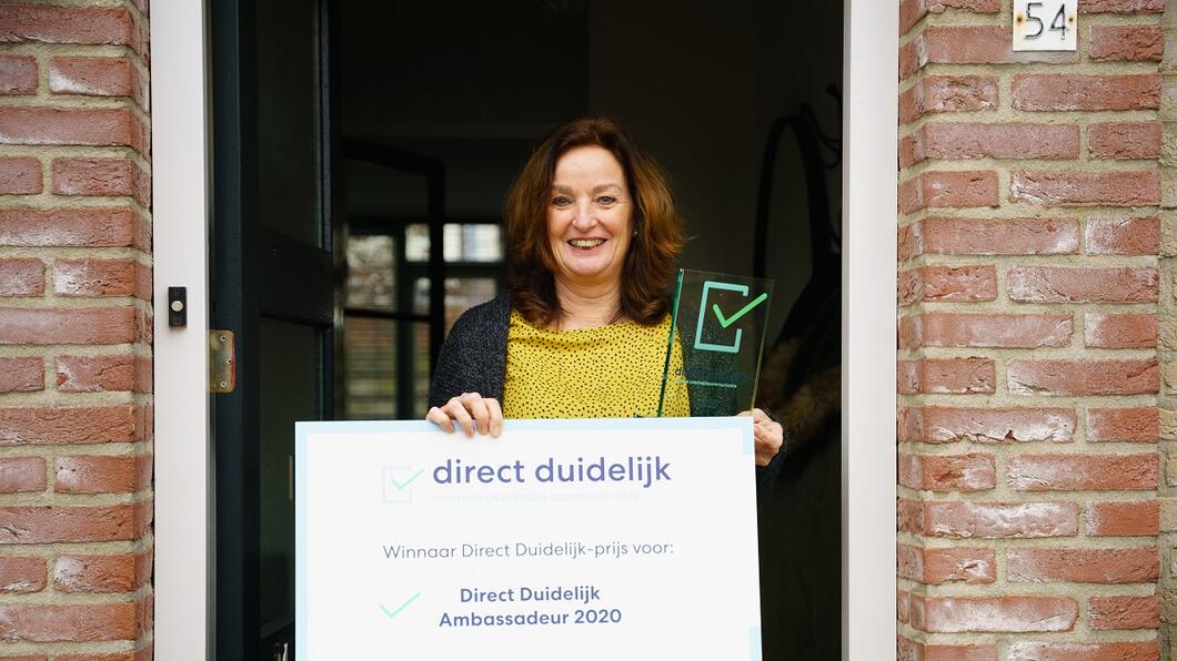 Hetty de Kruijff ontvangt prijs voor Duidelijke Taal