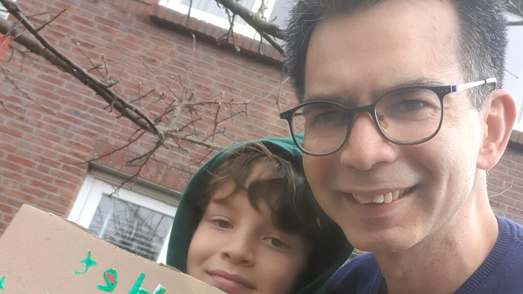 Ines en William Sanchez protesteren tijdens het klimaatalarm