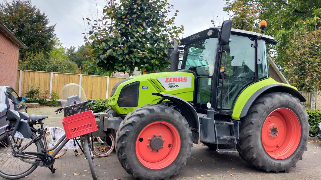 Met de tractor op bezoek