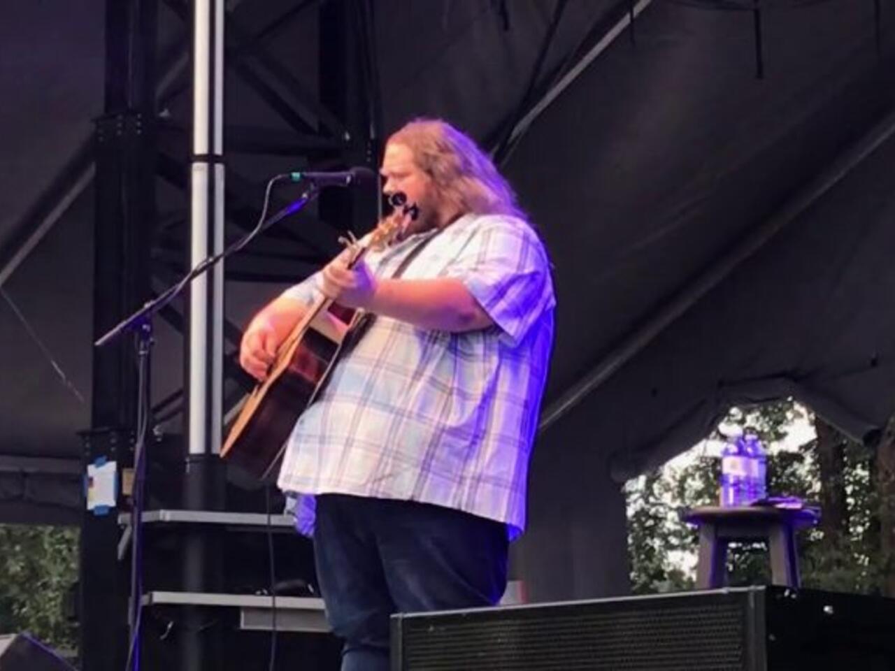 Matt Andersons speelt live de Coal Mining Blues