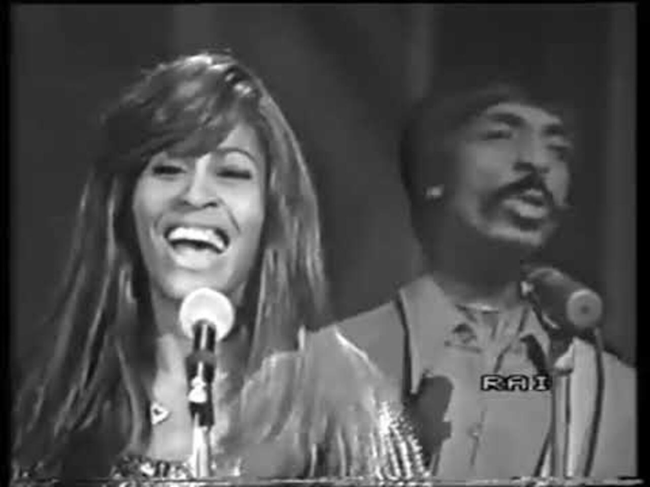 Ike en Tina Turner zingen Proud Mary